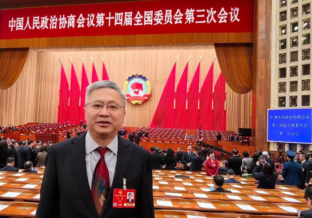 方明.jpg 方明.jpg