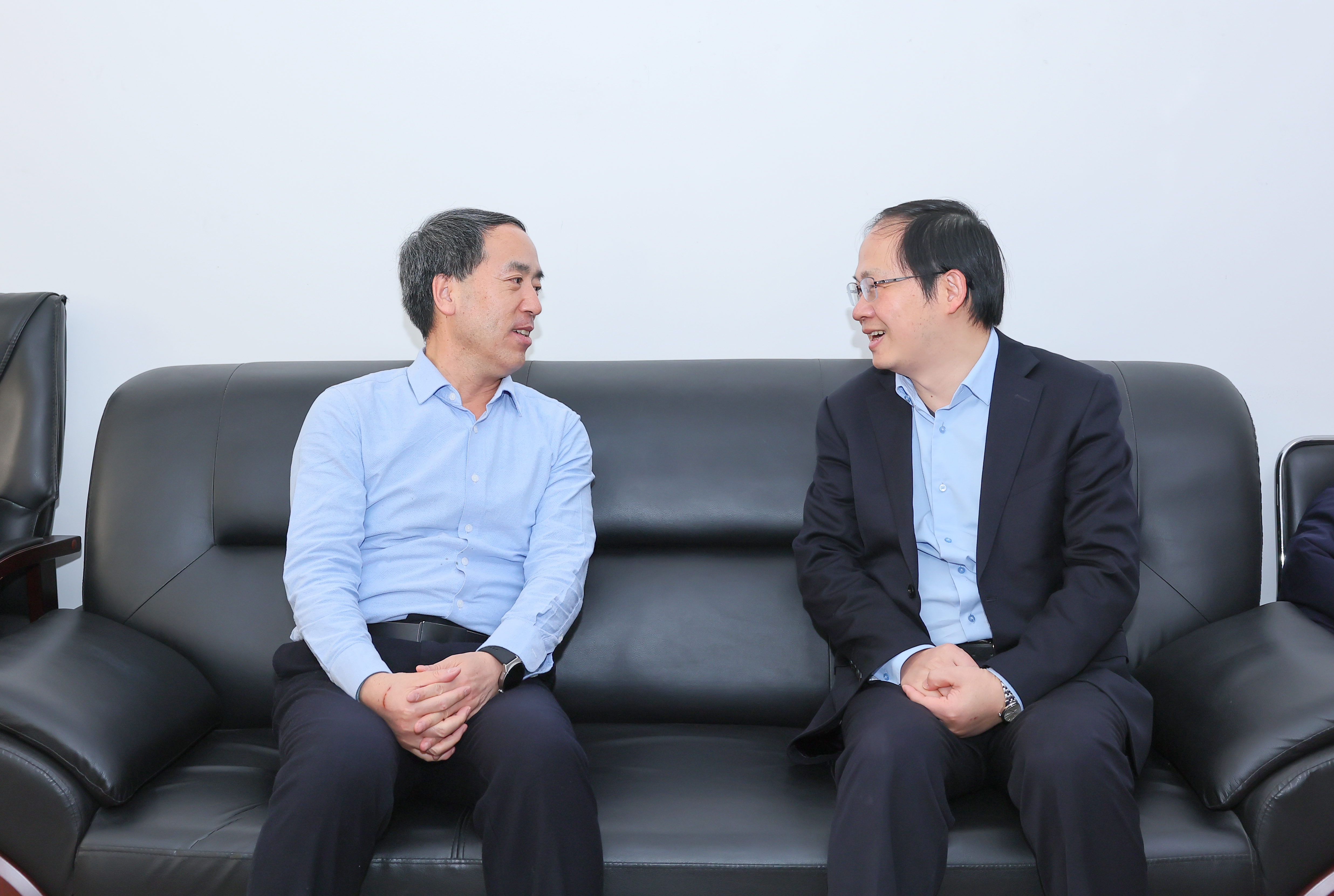 副校长杨益新看望国家教学名师孙浩 (3).JPG